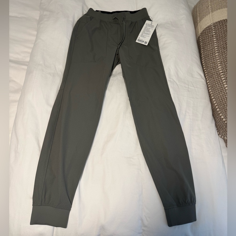 Lululemon ABC Jogger (Shorter 28-30inch inseam)